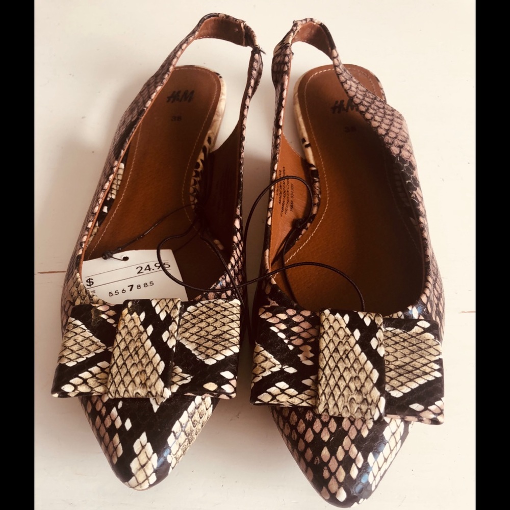 I love these leather flat sling backs.
